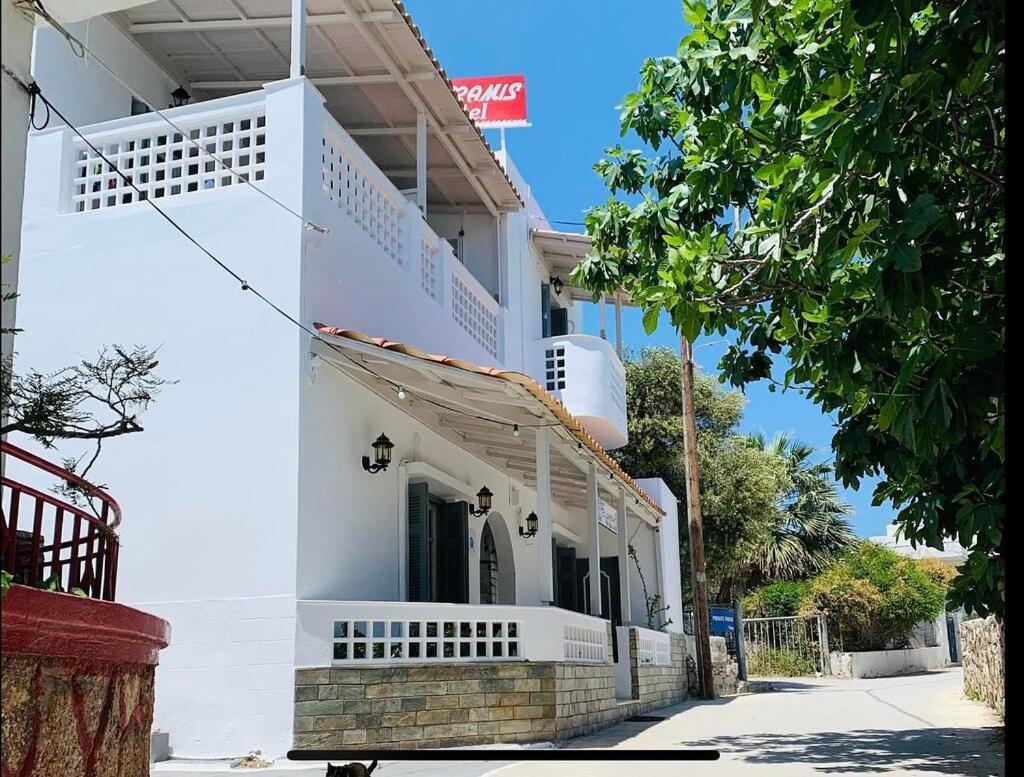 Semiramis Guesthouse Adamantas  Exteriör bild