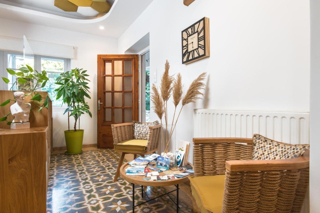 Semiramis Guesthouse Adamantas  Exteriör bild