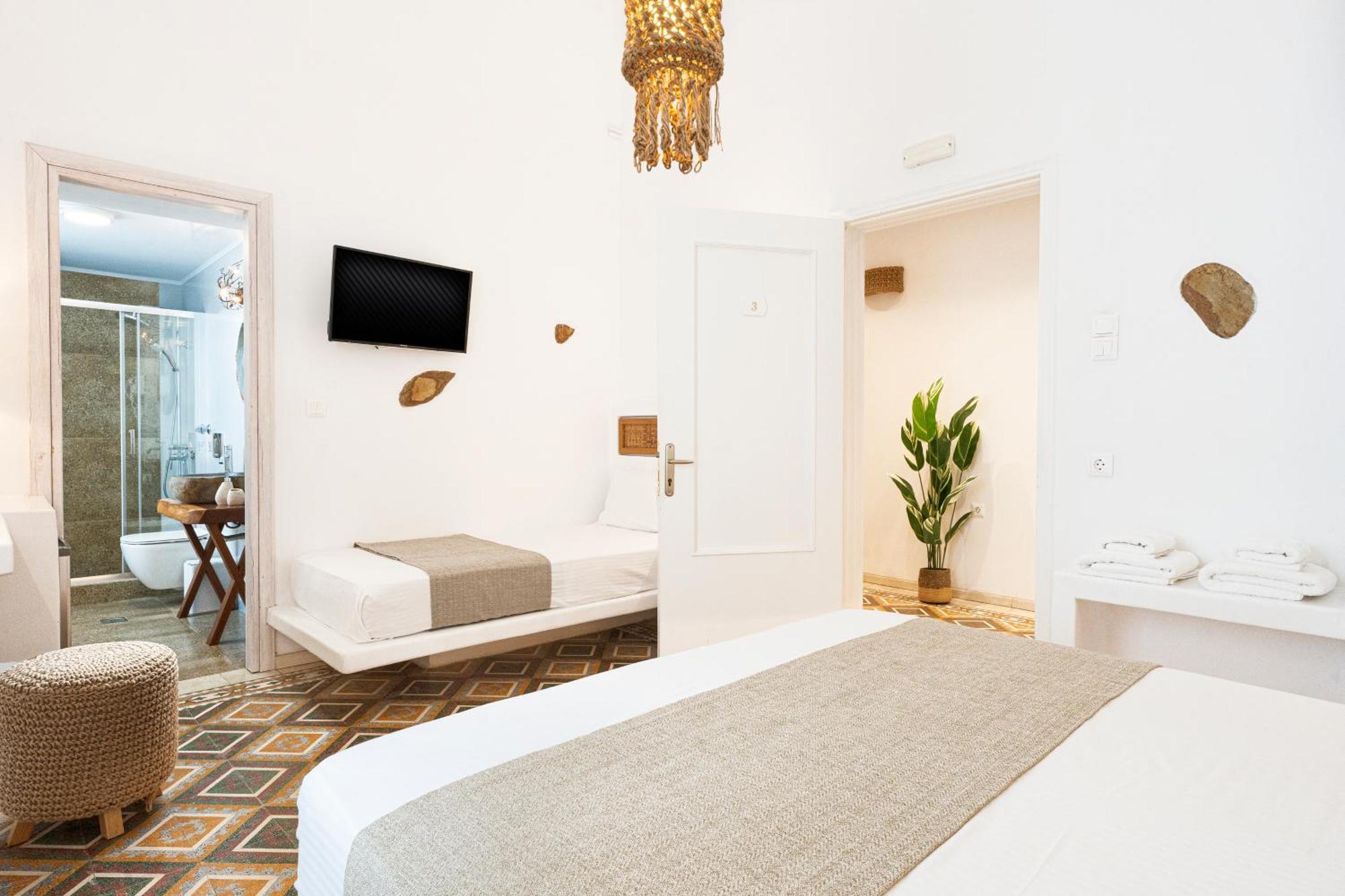Semiramis Guesthouse Adamantas  Exteriör bild
